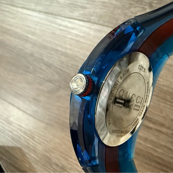 Gucci Unisex Sync Watch - Picture 3 of 14
